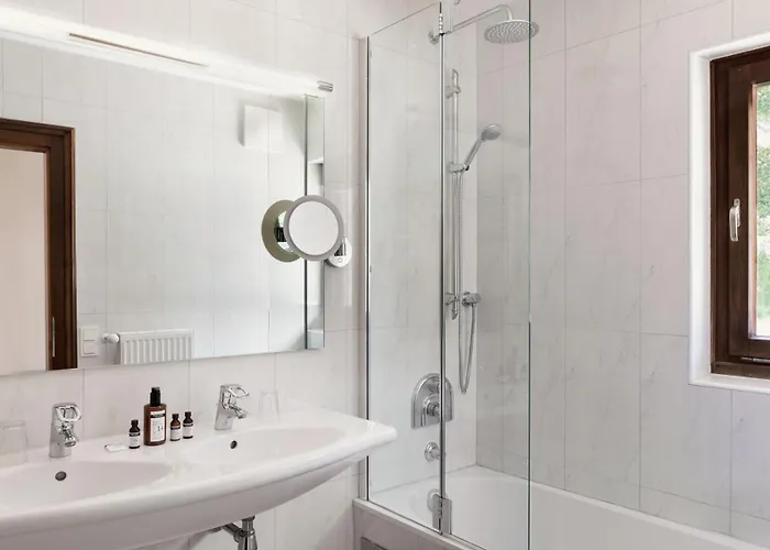 Reed By Linde מריה וורת